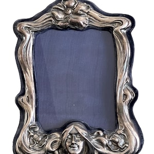 Superb Vintage Art Nouveau Sterling Silver Figural Ornate Photo Picture Frame