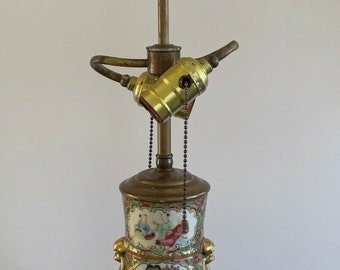 Antike chinesische Export Famille Rose Tischlampe