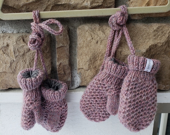 Nordic mittens with flannel lining