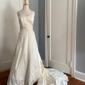 2000s style wedding dress 20 Nostalgic Y2K Trends That Are Back in Fashion, From Logo Bags to Halter Tops
