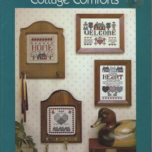 Książka do haftu krzyżykowego Cottage Comforts autorstwa Kevon O'Hara -- Schoolhouse Designs -- Ulotka ósma - P008