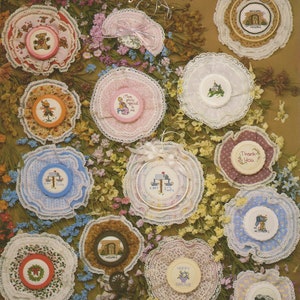 To i owo... Więcej Lacey Jar Covers Cross Stitch book autorstwa Yvonne M. Thorp -- Ulotka 129