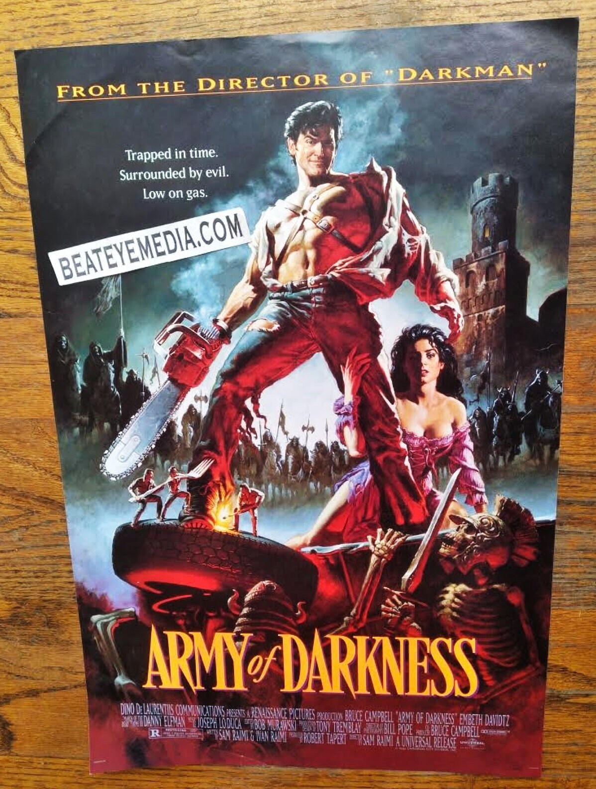 Evil Dead 2 e Steve Urkel Crossover para capa de VHS perfeita