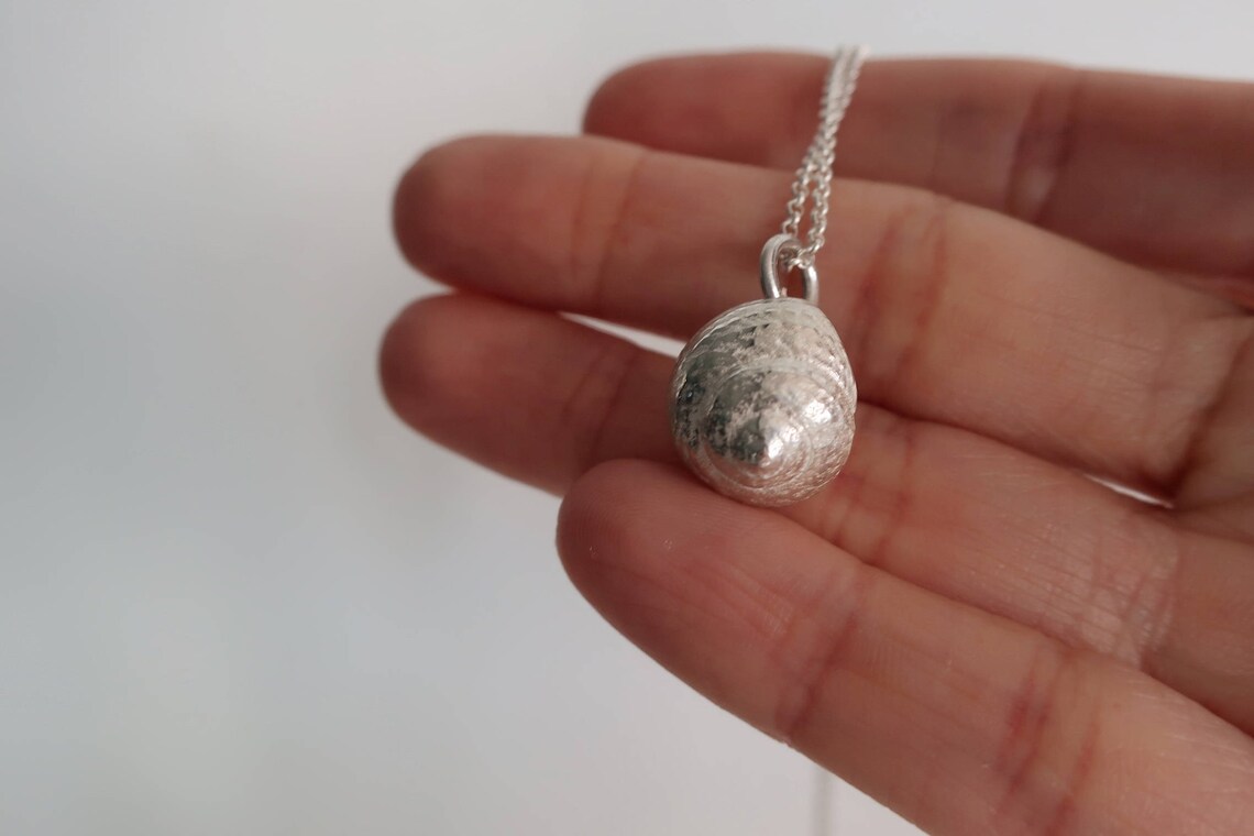 Artisan Silver by Samuel B. 9mm Shiva Eye Shell Hamsa Pendant w/ Chain main image 1