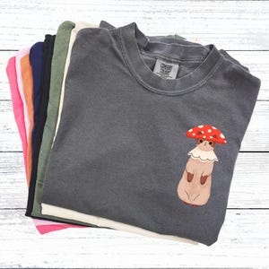 どんぐりとリスのTシャツ - グラフィック ユニセックス シャツ - Etsy 日本