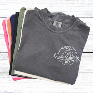 Airplane Graphic Tee: Travel Shirt for Pilots & Aviation Lovers
