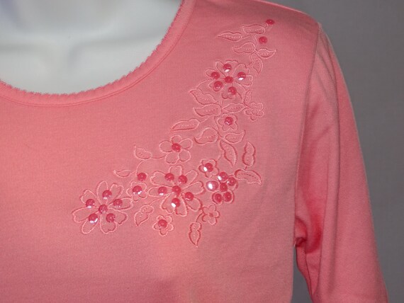 Vintage peach coloured t-shirt with pretty embroi… - image 3