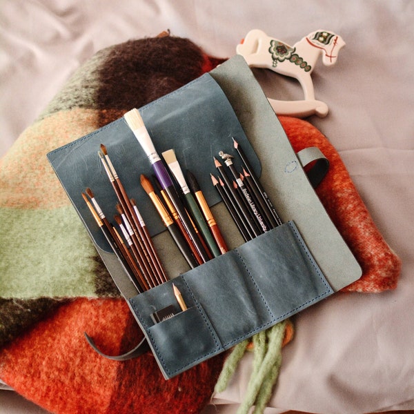 Rouleau de pinceau personnalisé, cadeau d’artiste, étui à rouleau de crayon en cuir, porte-pinceau, porte-pinceau, enveloppement de crayon, étui en cuir souple avec pochette à brosse