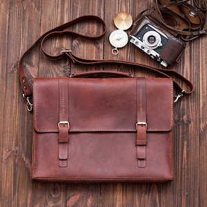 Bolso bandolera de piel - Maletín de piel - Bolso de piel hecho a mano - Cartera de piel - Bolso para portátil - Regalo para él - Bolso portadocumentos personalizado