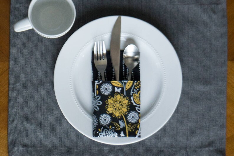 Wedding Gift Hostess Gift Cloth Napkins Cotton Set of 12 Cloth Napkins Housewarming Gift Black and White Cloth Napkin Set