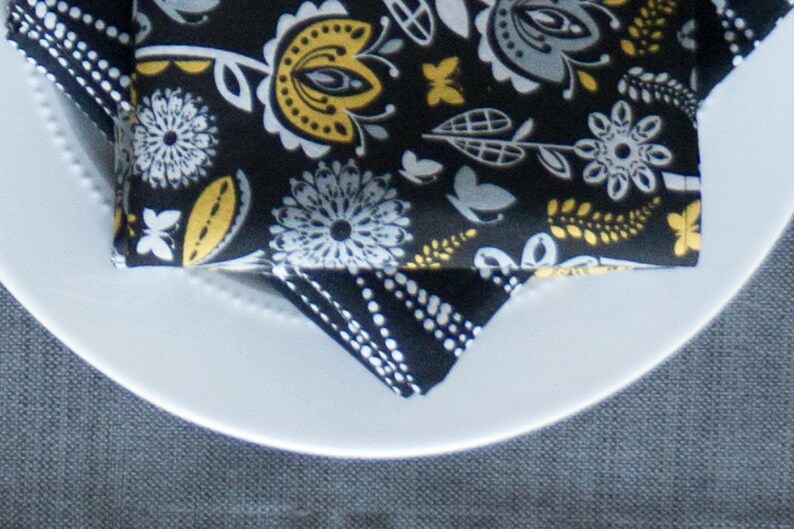 Wedding Gift Hostess Gift Cloth Napkins Cotton Set of 12 Cloth Napkins Housewarming Gift Black and White Cloth Napkin Set