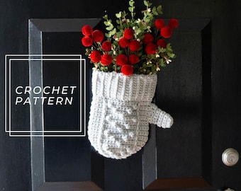 Crochet Door Decoration || Crochet Holiday Decoration || Crochet Home Décor || DIY Holiday Décor || Crochet Pattern || Mitten Decoration