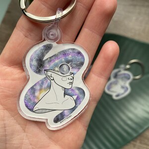 宇宙少女キーホルダー、女性の胸像、天体デザイン、銀河アート、女性キーホルダー、宇宙、宇宙、アクリルキーホルダー、惑星