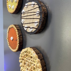 Pie Christmas magnet, textured wood slice kitchen decor, gift for baker, pecan pie, apple pie, pumpkin pie, pie lovers, dessert ornament