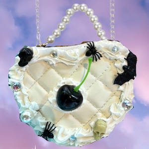 Heart Shaped Cake Purse/ Frosted Vintage Purse/ Cute Cake Handbag/ Crossbody Bag/ Unique Fashion Bag/ Frosting peal goth white