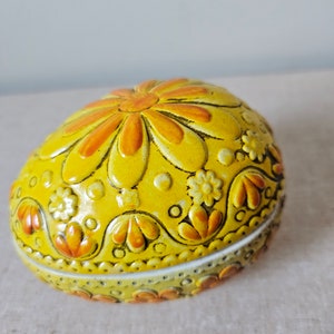 Vintage 70er Jahre Japan Pappmache Osterei Behälter, Trinket Box, gelb orange Flower Power, niedliches Frühlingsdekor, Gänseblümchen