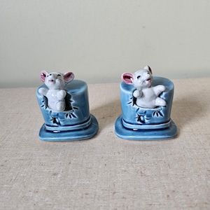 Vintage Japan Anthropomorphic Mouse Salt and Pepper Pair, Mice on Blue Top Hats, Kitsch Decor, Giftcraft