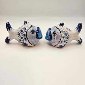 Vintage Tonala Fish Salt and Pepper Shakers, Signed, Big Mouth Fish, Blue Tones, Great Condition