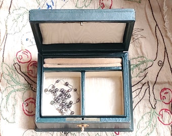 1940's forest green leather jewelry box