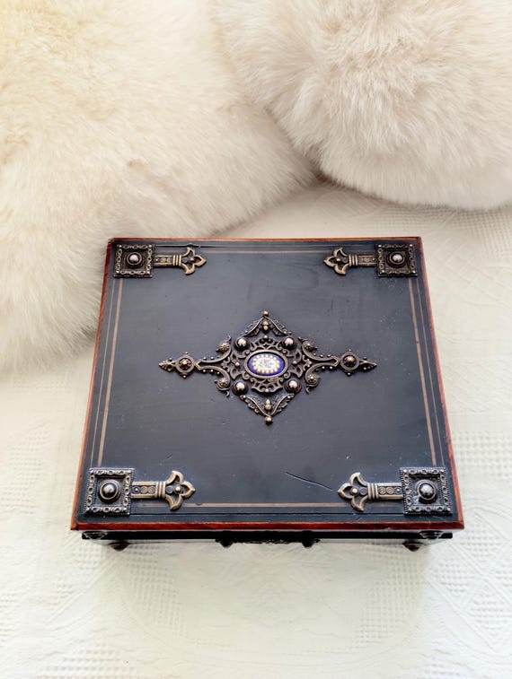 French Antique 19th Century wood ornate box !