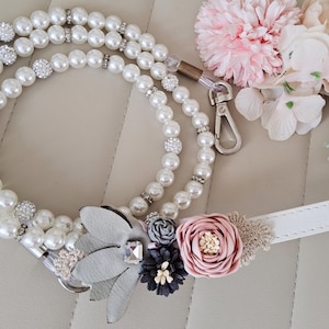 Vackert pärlkoppel för hundar. Rosa blomma Litet hundkoppel. Hundpresent, hundkoppel i tekopp. Bröllopshundkoppel, hundbröllopshundkoppel. Valpkoppel. bild 4