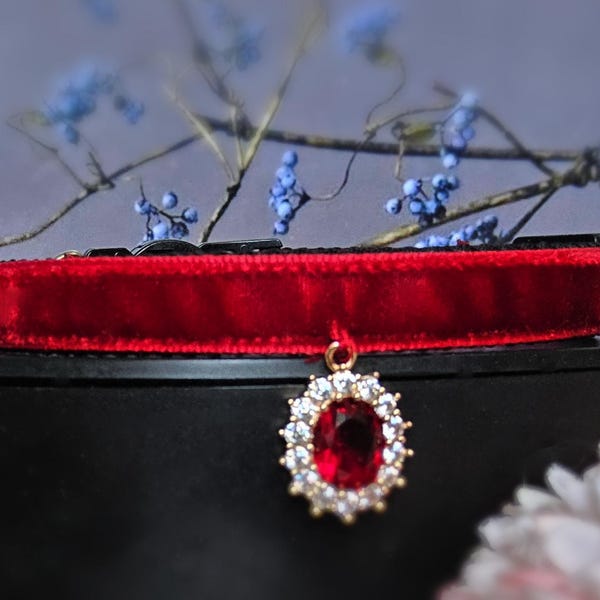 Burgundy velvet cat collar.Princess Cat collar.wine rhinestone Cat collar,Kitten collar,Tea cup dog collar.gift.puppy collar.tiny dog collar
