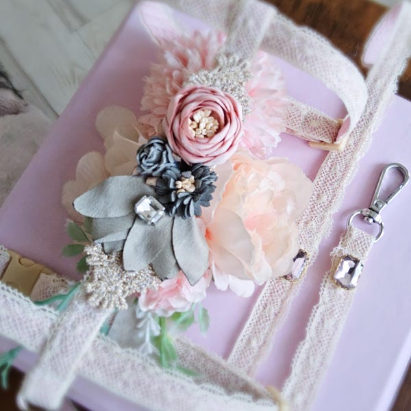 Niedliches Blumen Katzengeschirr und Leine.Pink Teacup Hund Welpe Geschirr und Leine.Elfenbein weiße Spitze winziges Hundegeschirr und Leine.Welpengeschirr und -leine.Katzengeschenk