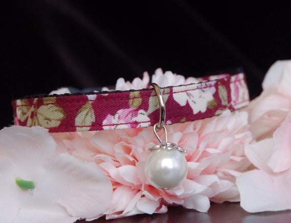 Wine rose print Cat collar,Puppy collar,shabby chic style small dog collar.Kitten collar.tea cup dog collar,kitty collar. cat gift,collar