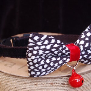 leopard bow tie cat collar.small dog collar,breakaway Kitten collar.Tiny dog collar,cat birthday gift.puppy collar.tea cup dog collar.