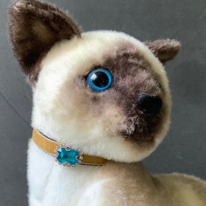 Siamese cat collar.cute blue rhinestone collar for Siamese .Beige velvet breakaway cat collar.tiny dog collar.cat gift. autumn Cat collar