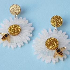 Daisy & Bee Dangly Earrings in Marbled White Acrylic