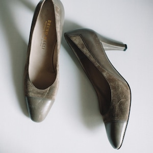 Bruno Magli Suede and Leather Gray Pumps / Size 8 Gray Suede Heels / Cap toe Suede Pumps / Bruno Magli Heels / Neiman Marcus Suede Heels