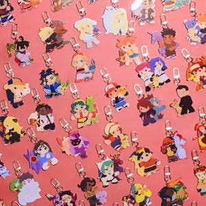 Puede incluir: Un letrero de madera rústico con el texto "Welcome to our home" en letras blancas. El letrero presenta un acabado envejecido y un diseño sencillo y acogedor, ideal para un porche o entrada.