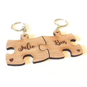Paar Schlüsselanhänger | Schlüsselanhänger aus Holz | Personalisierte Geschenke | Valentinstag Geschenk | 5. Jahrestag Geschenk | Geschenke für Paare