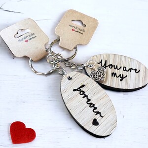 Du bist für immer meine Holzschlüsselring | Valentinstag Geschenk | Jubiläumsgeschenk | Eiche Schlüsselring | Geschenk für Sie | Valentinstag | Liebe Schlüsselring