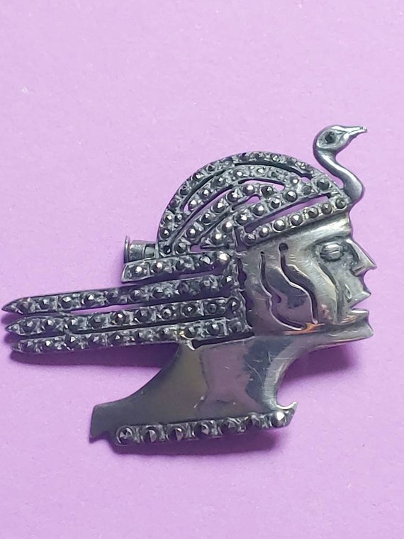 Egyptian Goddess Isis Brooch Pin View 6