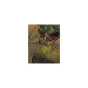 Puede incluir: Tres bailarinas con vestidos verdes y amarillos posan juntas en una pintura. Las bailarinas est&aacute;n en un estilo de enfoque suave, con sus rostros ocultos por sus manos y cabello.