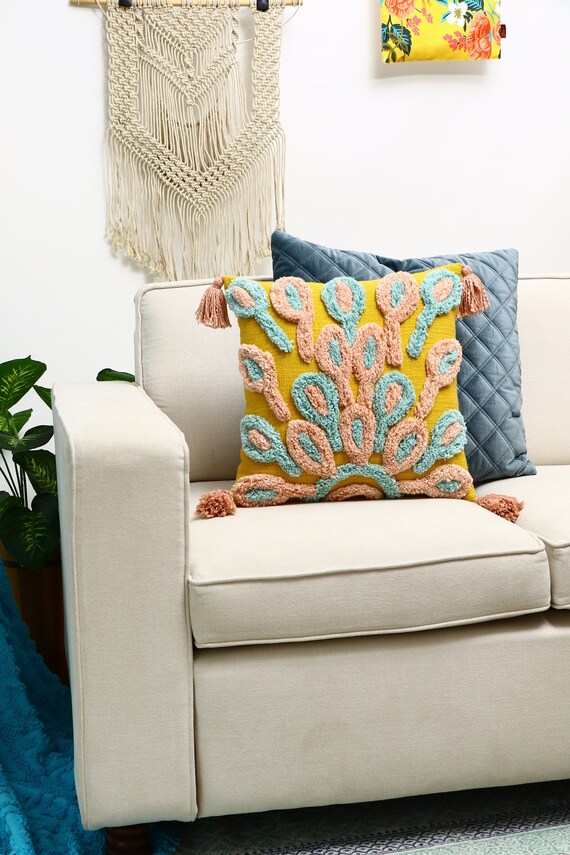 Boheme Hand tufted Linen Throw Pillows with Tassels