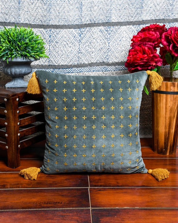 Boho top tassel cushion