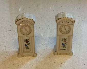 Miniature Grandfather Clock Salt & Pepper Set, Vintage Shakers, Collectibles, Clock Collections, Vintage Miniatures, Dining Entertaining