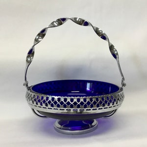 Cobalt Blue Glass Dish/Bowl Insert In Silver Metal Handled Basket, Vintage Candy Dishes, Cobalt Blue Collectibles, Dining Entertaining