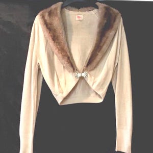 Sears Roebuck Kerrybrooke, Fashioned 100% in Orlon, Beige Sweater With Fur Collar And Rhinestone Clasps, Vintage Apparel image 8