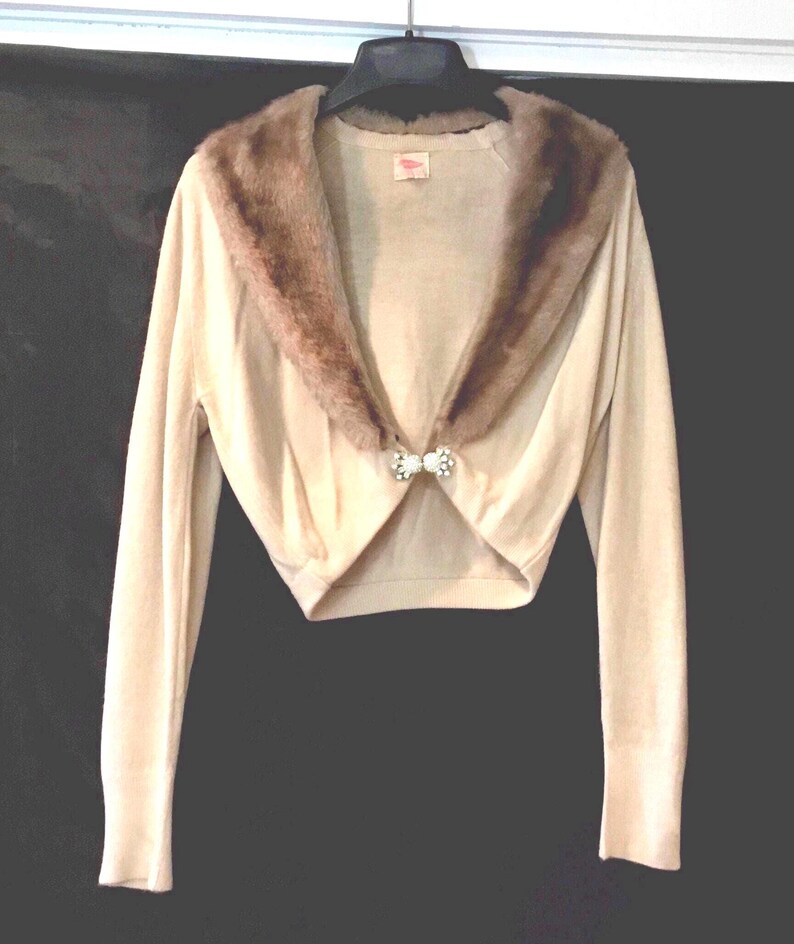 Sears Roebuck Kerrybrooke, Fashioned 100% in Orlon, Beige Sweater With Fur Collar And Rhinestone Clasps, Vintage Apparel image 8