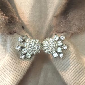 Sears Roebuck Kerrybrooke, Fashioned 100% in Orlon, Beige Sweater With Fur Collar And Rhinestone Clasps, Vintage Apparel image 3
