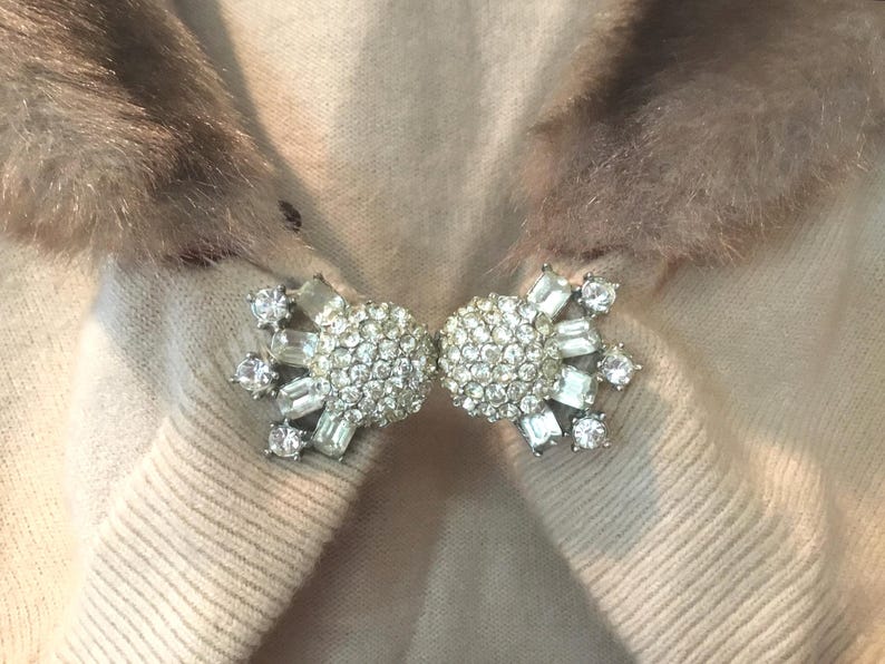 Sears Roebuck Kerrybrooke, Fashioned 100% in Orlon, Beige Sweater With Fur Collar And Rhinestone Clasps, Vintage Apparel image 3