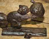 Cast Iron Antique Style SQUIRREL Acorn Door Knocker Nut Cracker Man Cave Garden