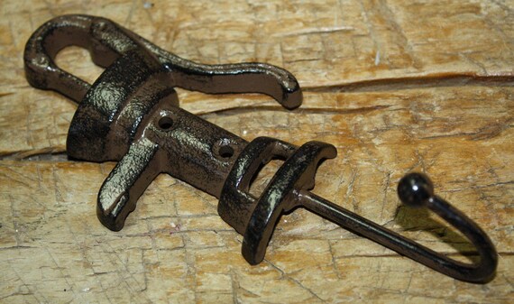 Cast Iron Rustic Ranch WATER PUMP Coat Hooks Hook Rack Towel PITCHER