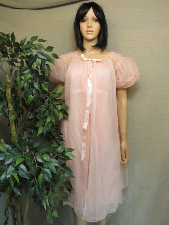 Vintage 1960's Warner's Peignoir Peach Orange Robe