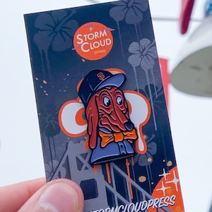 Doggie Diner SF Giants enamel pin