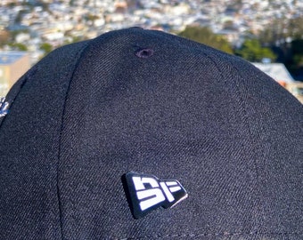 glow in the dark SF Emaille Pin 415